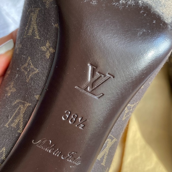 Louis Vuitton signatures design pumps - Picture 9 of 10